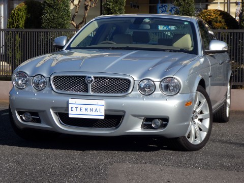2008年モデル　ジャガーXJ 3.0エグゼクティブ　シルバーメタリックサムネイル