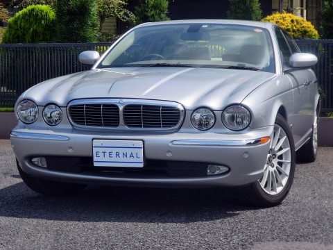 06年モデル ジャガー XJ6-3.0 ワンオーナー シルバーメタリックサムネイル