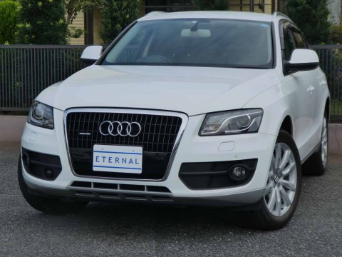 2010年モデル アウディ Q5 3.2FSIクワトロ　アイビスホワイトサムネイル