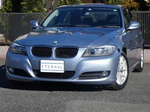 2011年モデル BMW 320i LCi ブルーウォーターメタリックサムネイル