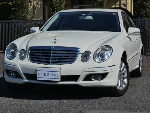 2008年モデル　メルセデスベンツ　Ｅ250　カルサイトホワイトサムネイル