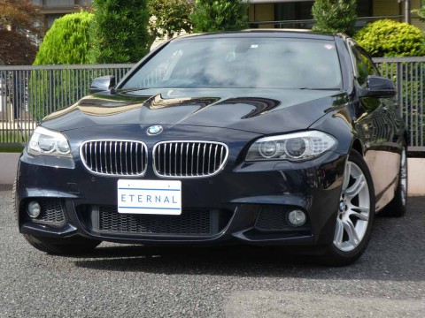 2011年モデル BMW 523i Мスポーツ カーボンブラックサムネイル
