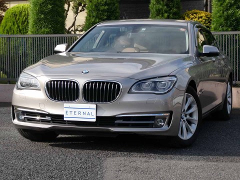 2012年モデル　BMW 740i 後期型 カシミアシルバーサムネイル