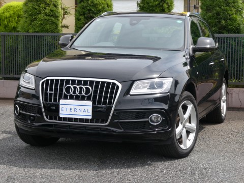 2015年モデル　アウディ Q5 2.0TFSIクワトロ Sライン ミトスブラックメタリックサムネイル