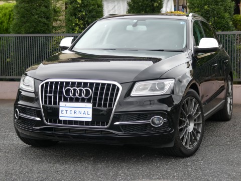 2013年モデル　アウディ Q5 2.0TFSIクワトロ ファントムブラックサムネイル