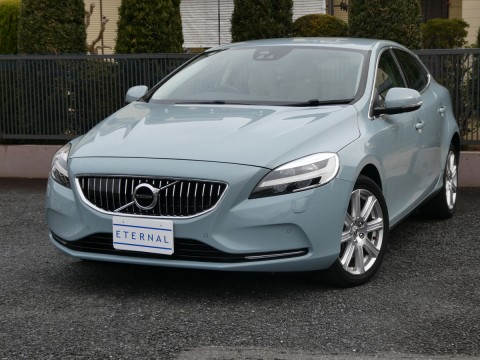 2018年モデル　ボルボ V40 T3 インスクリプション アマゾンブルーサムネイル