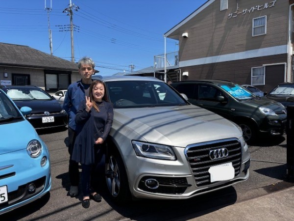 アウディQ5のご納車です(*_ _)サムネイル